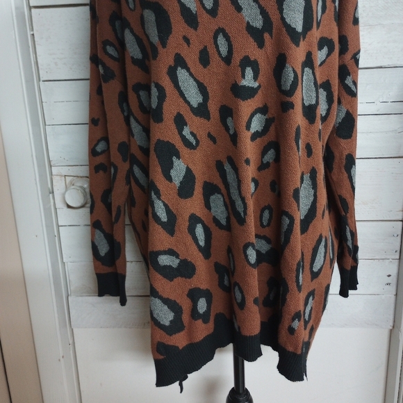Yo Moko Women's Leopard Print Medium V-Neck High Low Hemline Sweater Oversized - Picture 3 of 12
